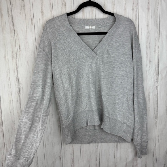 rag & bone Gray V-Neck Sweater top - Picture 1 of 6